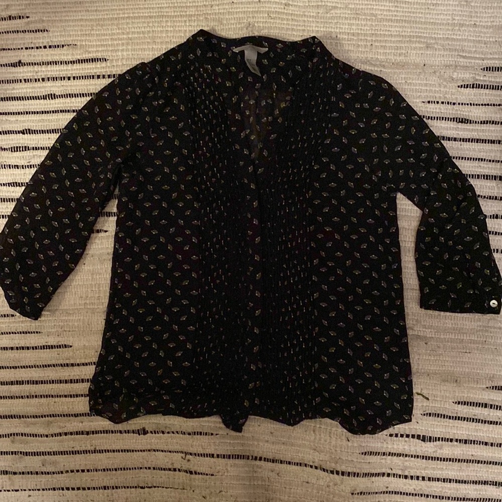 H&M Black shirt with white fan pattern